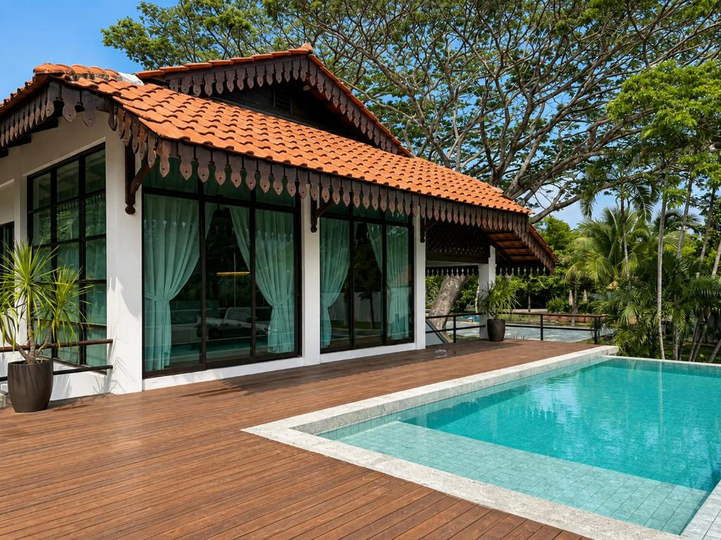 ROYALE RIVIERA RESORT (PRIVATE POOL VILLAS)
