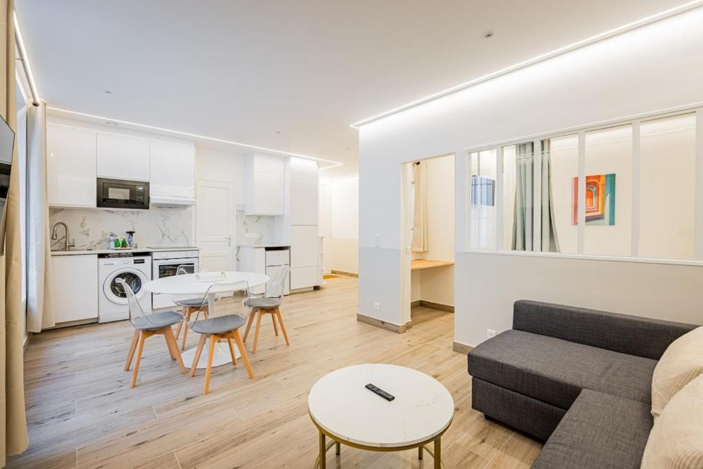 Cœur Batignolles-Europe-2 bedrooms-charming-Paris 8 - 2