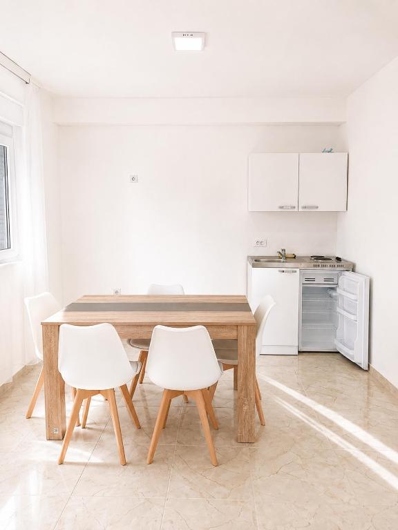 Olive Tree Apartments - 4