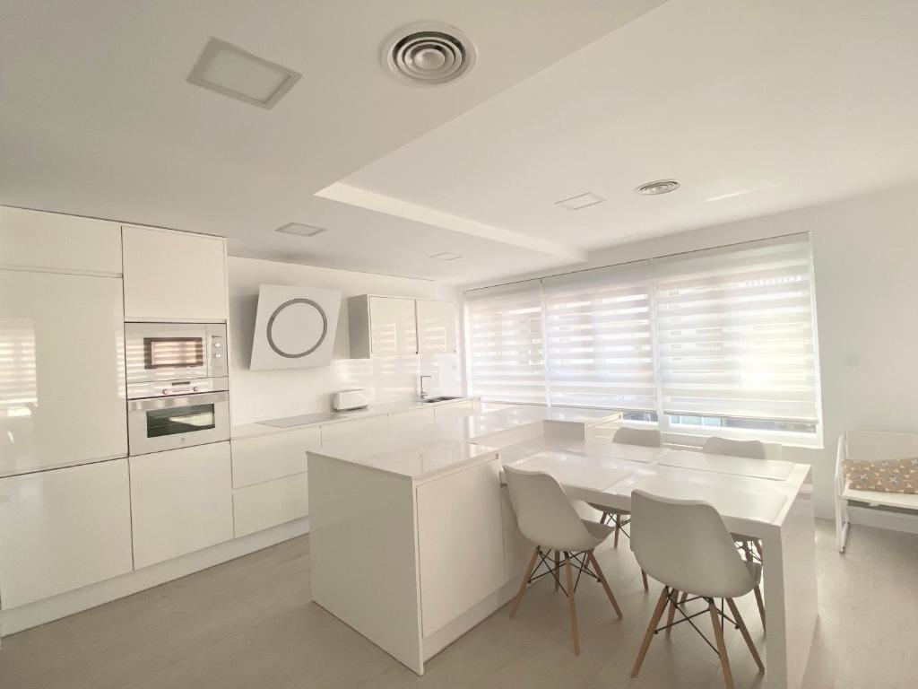 The Park Lounge - Elegant Live-Work Apartment by Park - 2