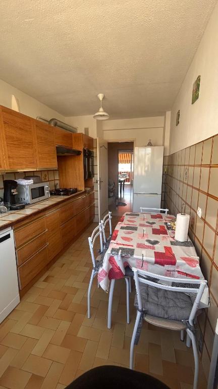 Spacious apartment with sea view - 4