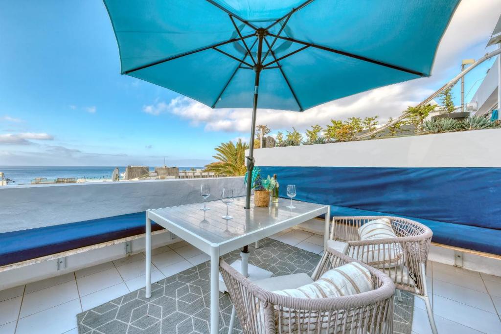 Casa Picon en Puerto del Carmen, con terraza, vistas al mar, piscina y junto a la playa - 4