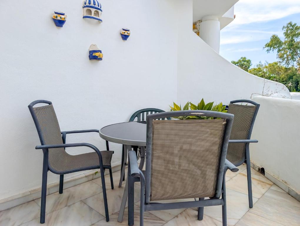 Pinos: Serene 2BD w/pool, views & walk to beach - 3