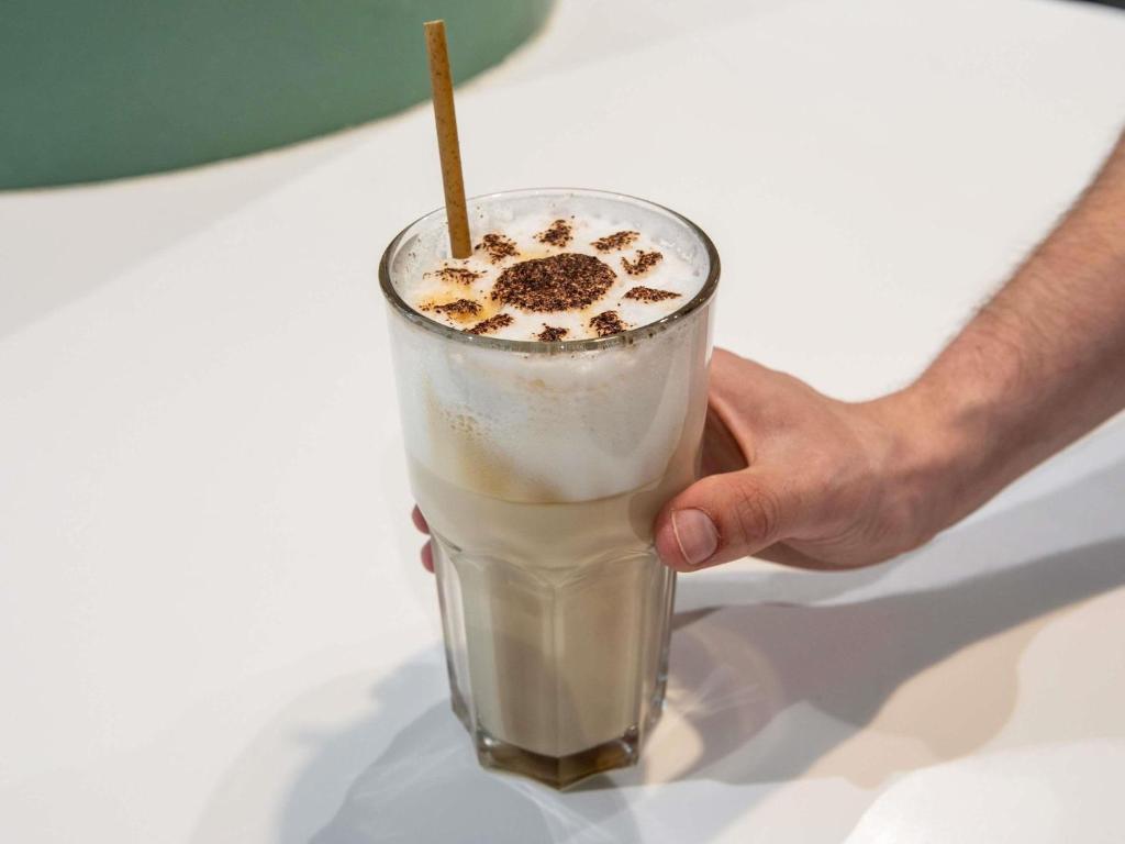 Alimentos e Bebidas