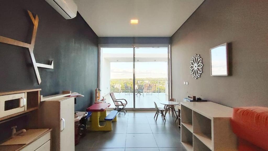 Trinity Towers Apartment Near CIT with Pool and Gym - 2