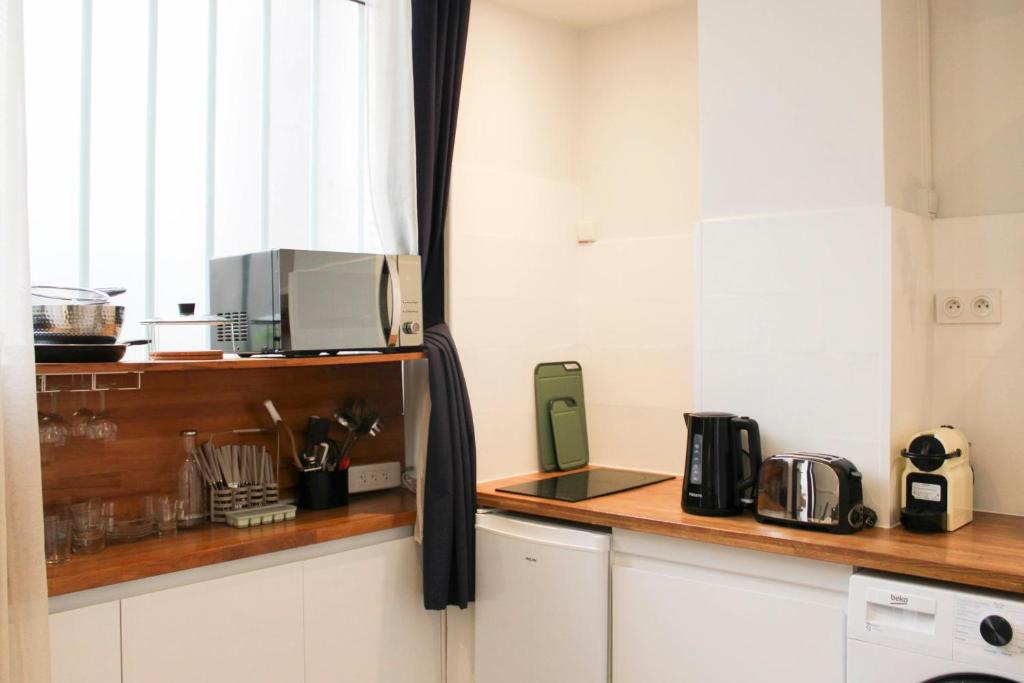 Quiet & Functional Studio Near the Eiffel Tower - 5