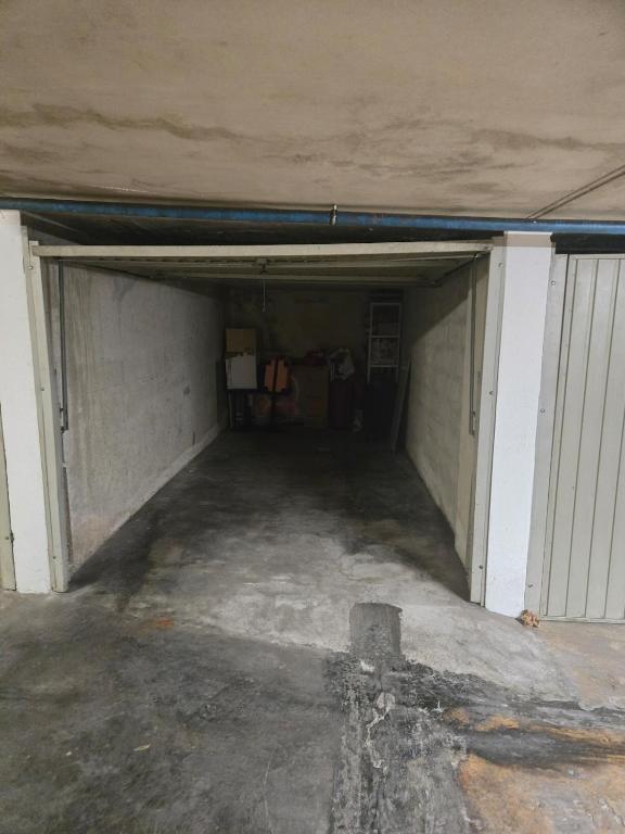 Very well-located apartment in Golfe Juan with a locked garage - 4