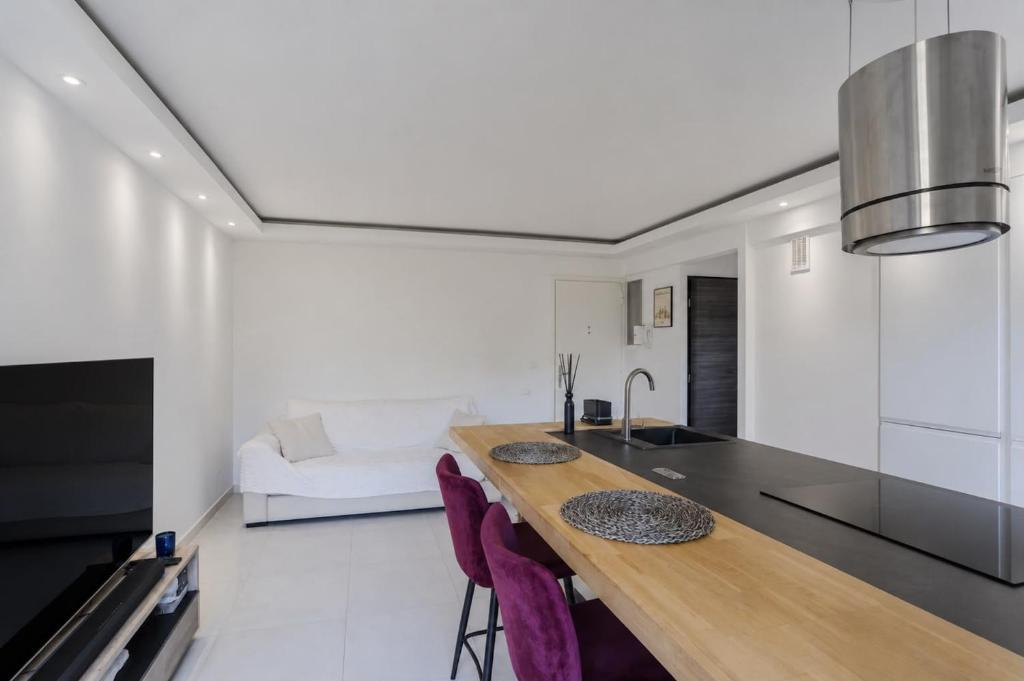 Calme T2 Le Cannet, parking, terrasse et climatisation - 3