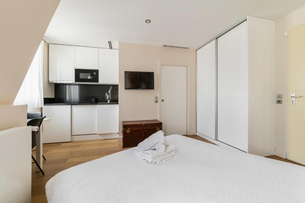 Studio refait a neuf metro pereire paris 17 - 2P - 4