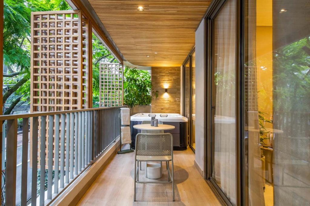 The Arena House - 1