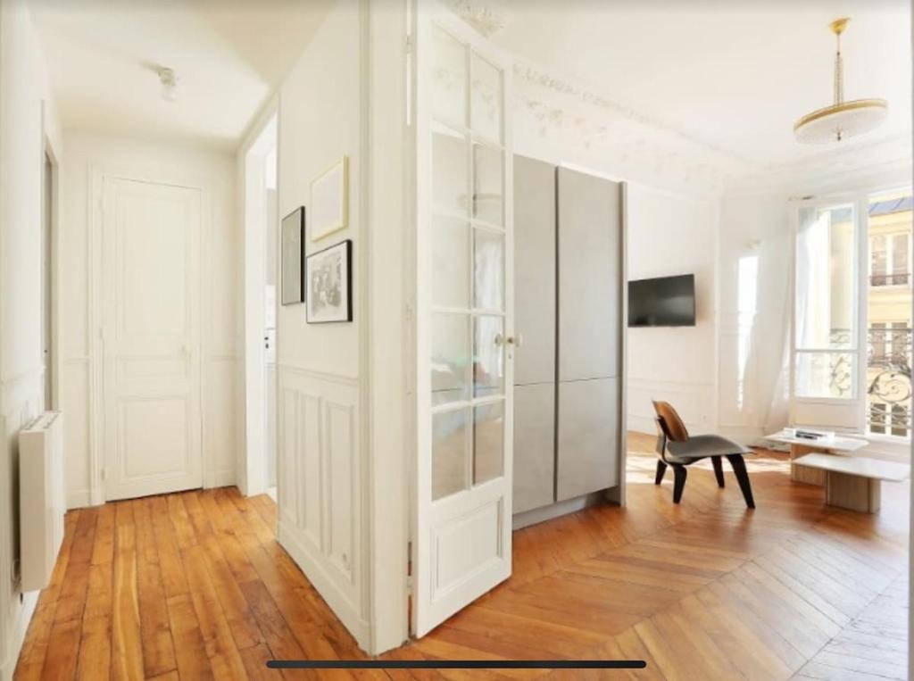 Elegant and Confortable long stay in Paris - 5