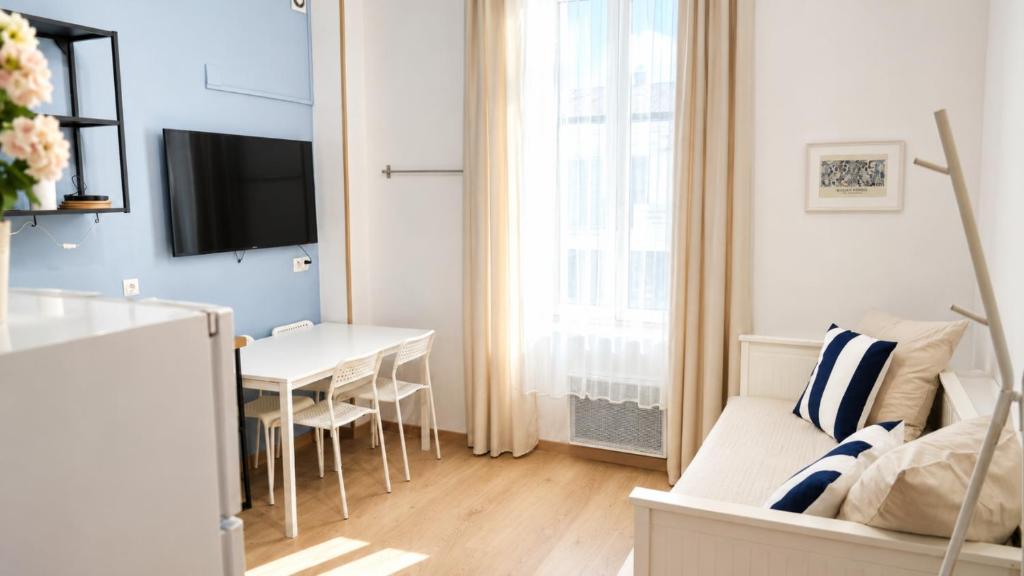 1 min to Monaco - 4 guests max - Free Parking - 5