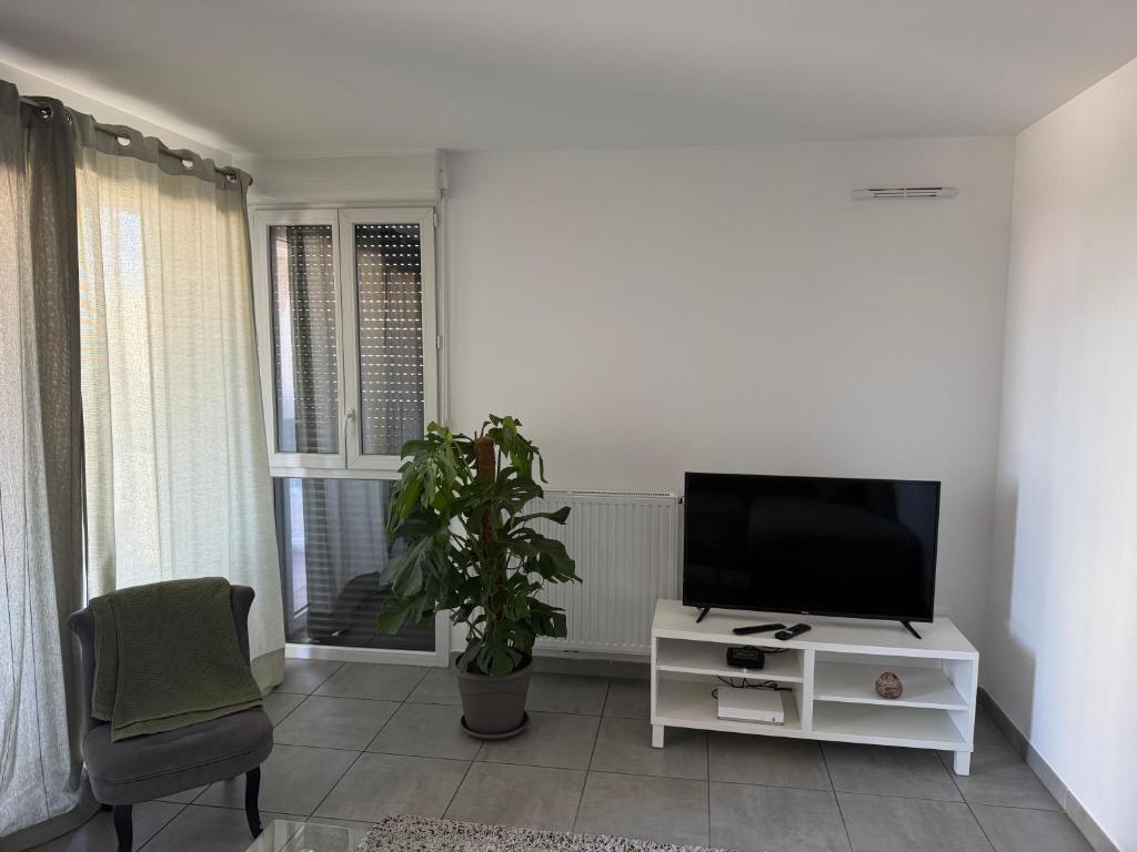 Apparemment lumineux (3 lits, 2 chambres, 1 salon) 2ème Arrondissement - 3