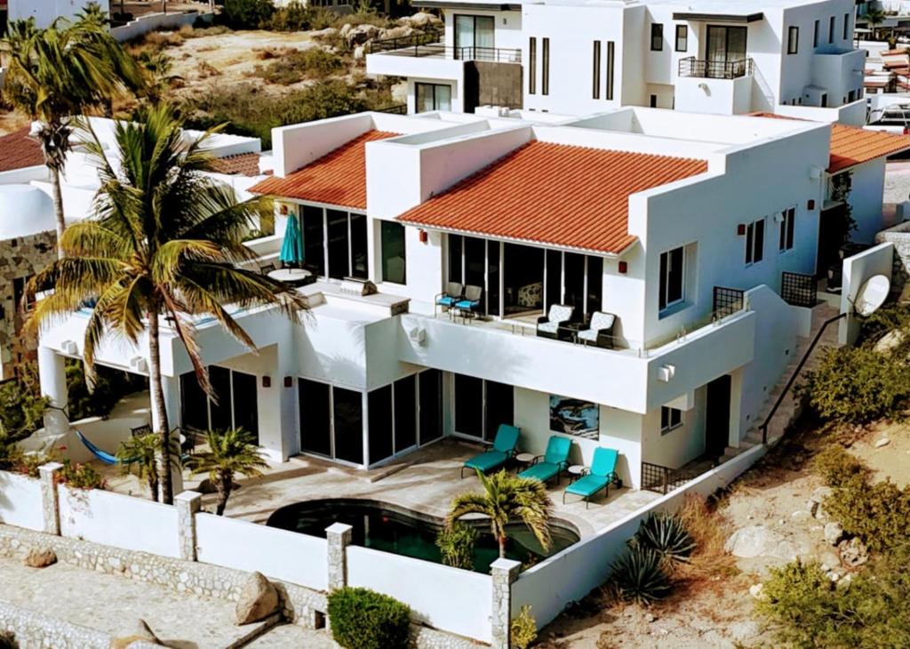 Saltwater Pool Private Villa with Ocean Views and Resort Access - 2