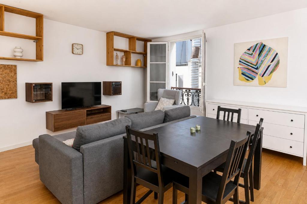 Magnificent Apartment in the Best Central Location of Paris 1 Minute Walk to Train Station - 1