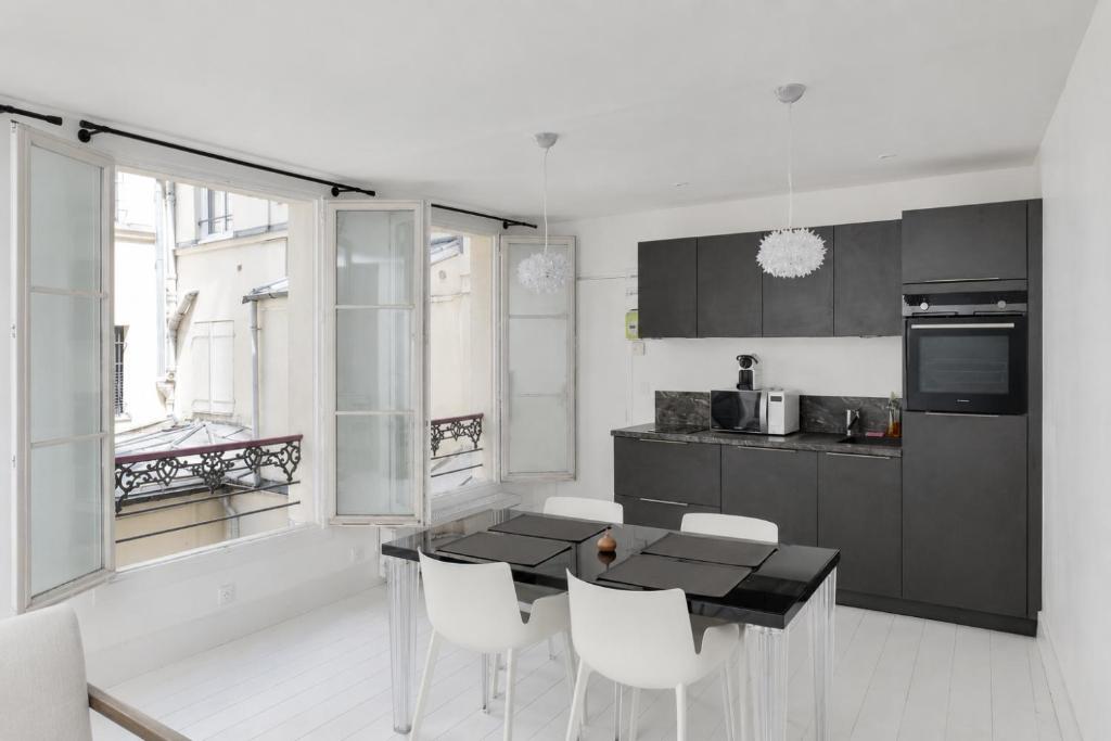 Stylish Le Marais Apartment Near Paris Oldest Market - 1