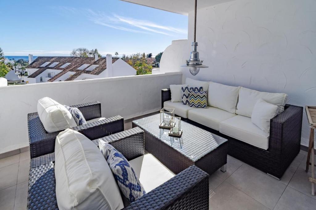 Eld1-Stunning 2 Bedroom Penthouse In Puerto Banus - 2