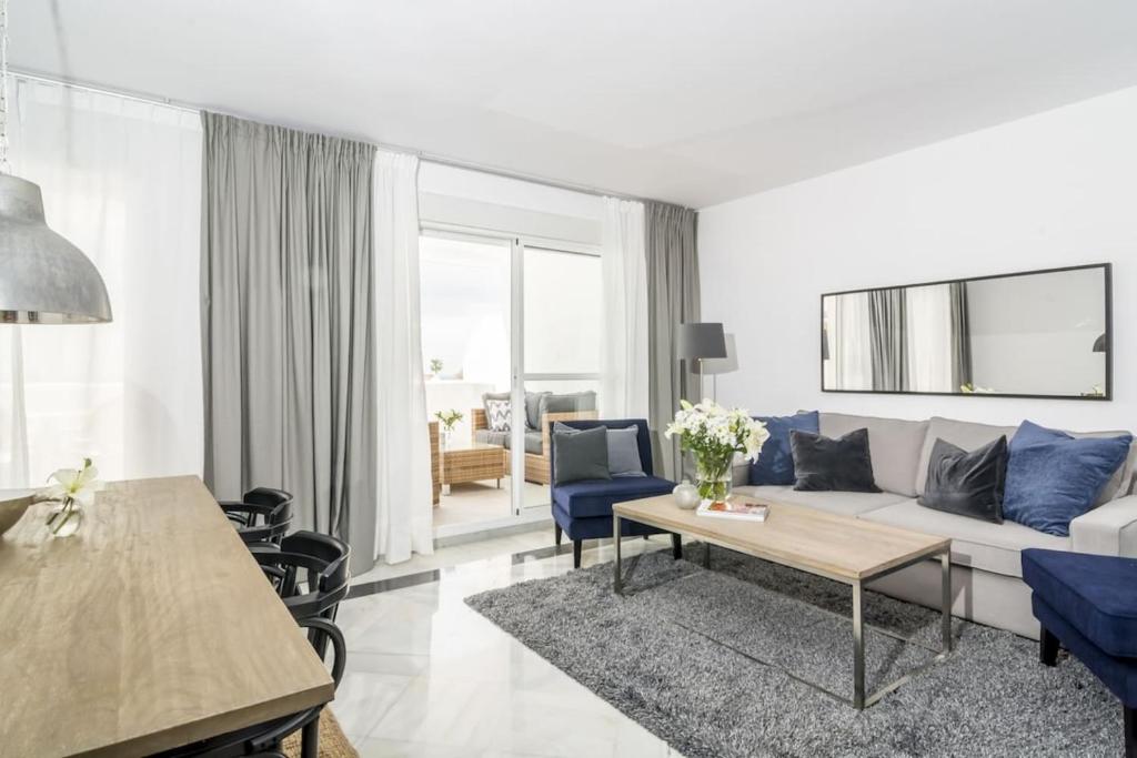 Eld1-Stunning 2 Bedroom Penthouse In Puerto Banus - 4