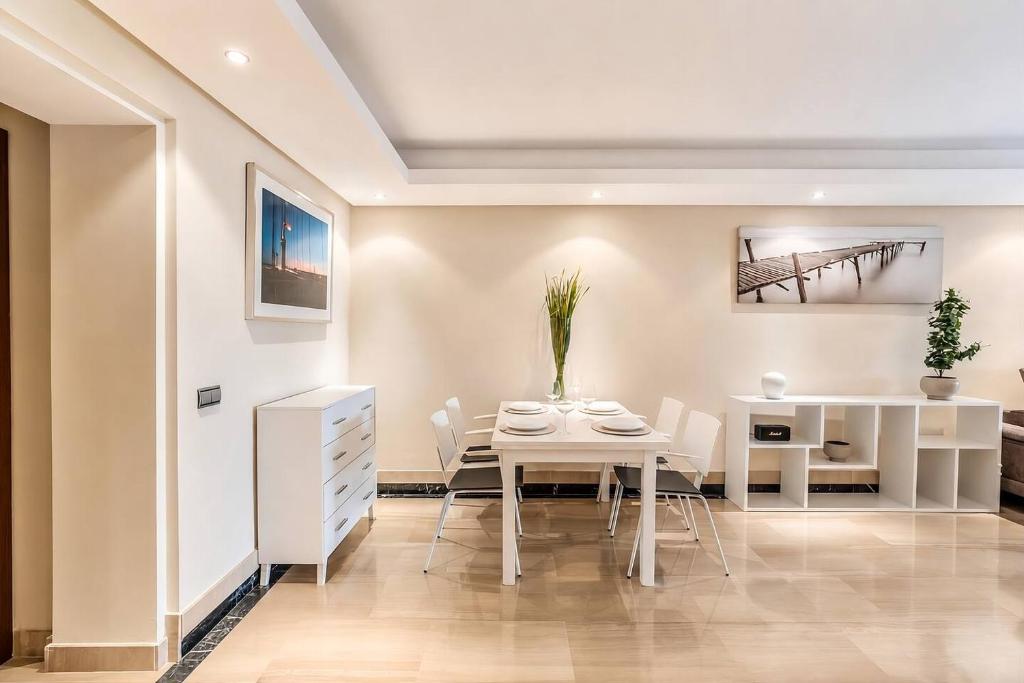 Bp4A2B - Beachfront 2Br With Terrace & Gardens - 2
