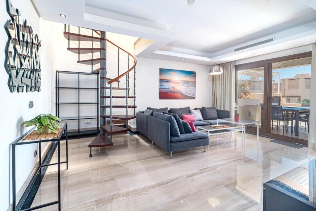 Bp7C2A Beachfront Penthouse With Private Pool - 2