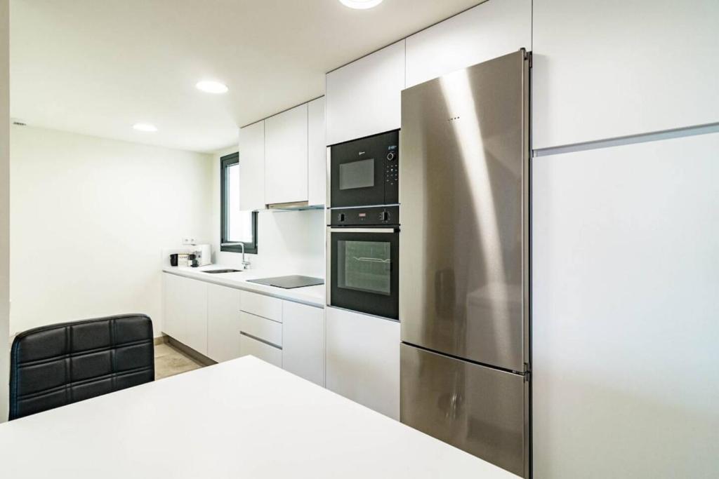 Inf45P- Modern 3 Bed City Apartment Next To Beach - 4