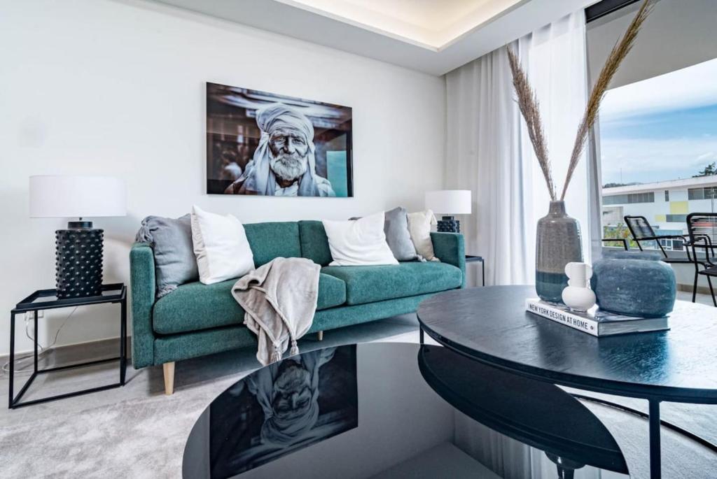 Inf42M- Modern City Apartment, Families Only - 3