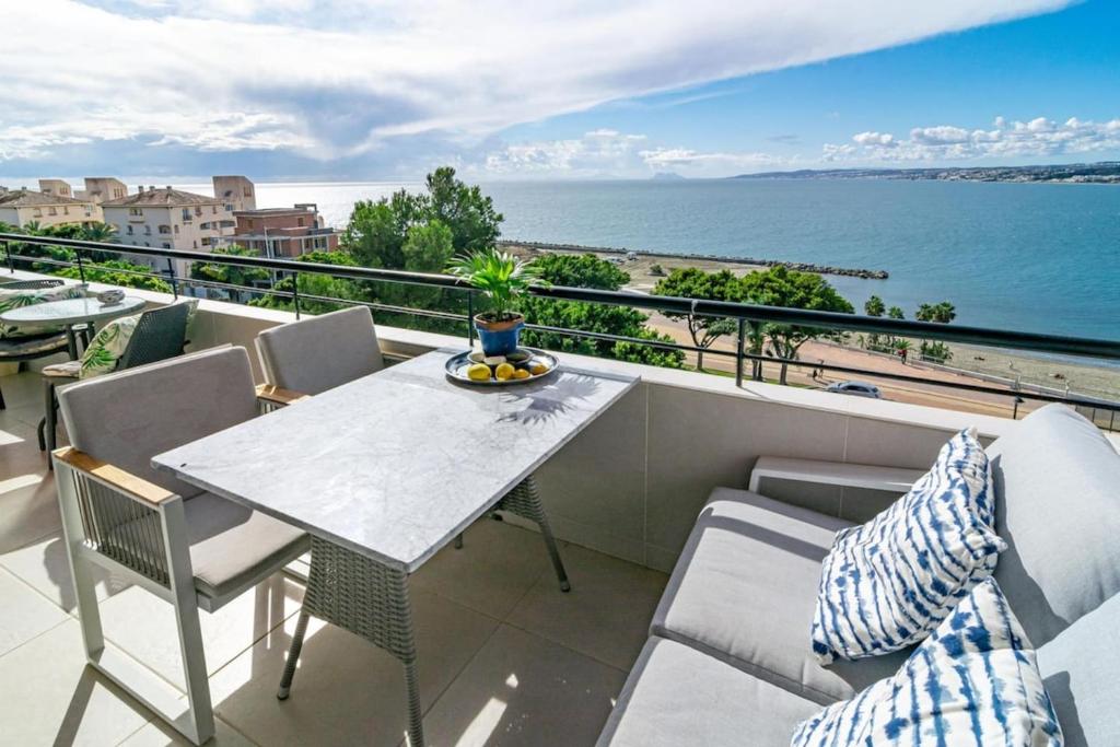 Cp - Modern Beachside Apartment In Estepona - 1