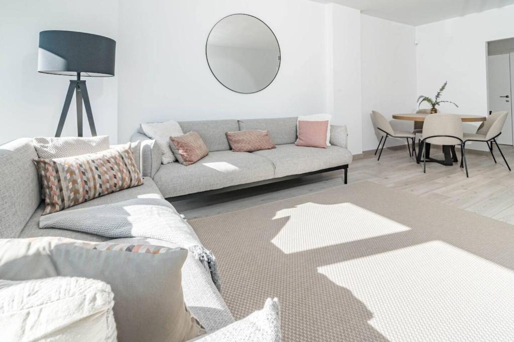 EG5.4A - Luxury Penthouse with Private Sun Terrace - 4
