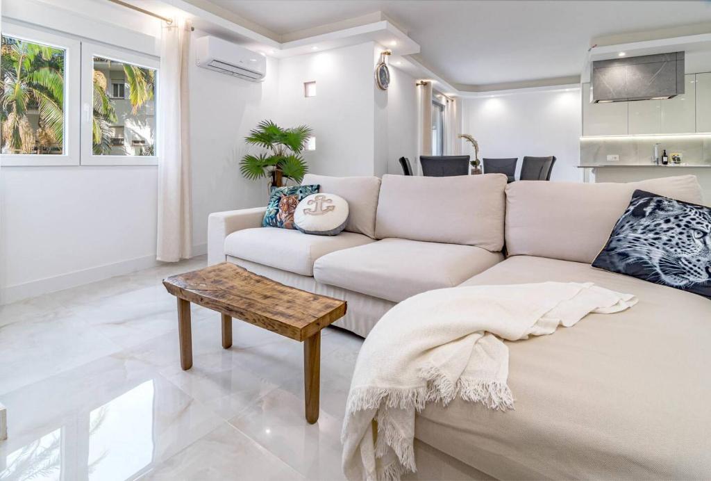 Terr69- Bright City Gem In Charming Old Town - 4