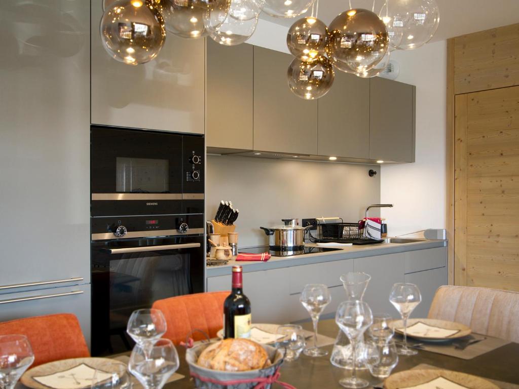 Appartement lumineux avec piscine - pieds des pistes - FR-1-907-7 - 4