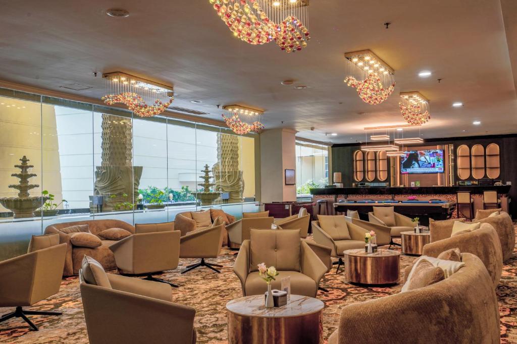 Shared lounge/TV area