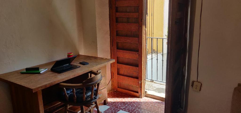 Casa Pelayo - Cuarto y balcon - 3