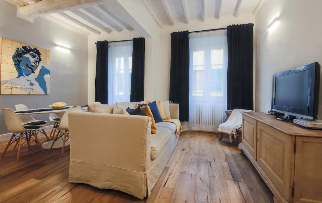 DAVID Signature - Spacious 2BR & 2BA - 5 min to Duomo - 2