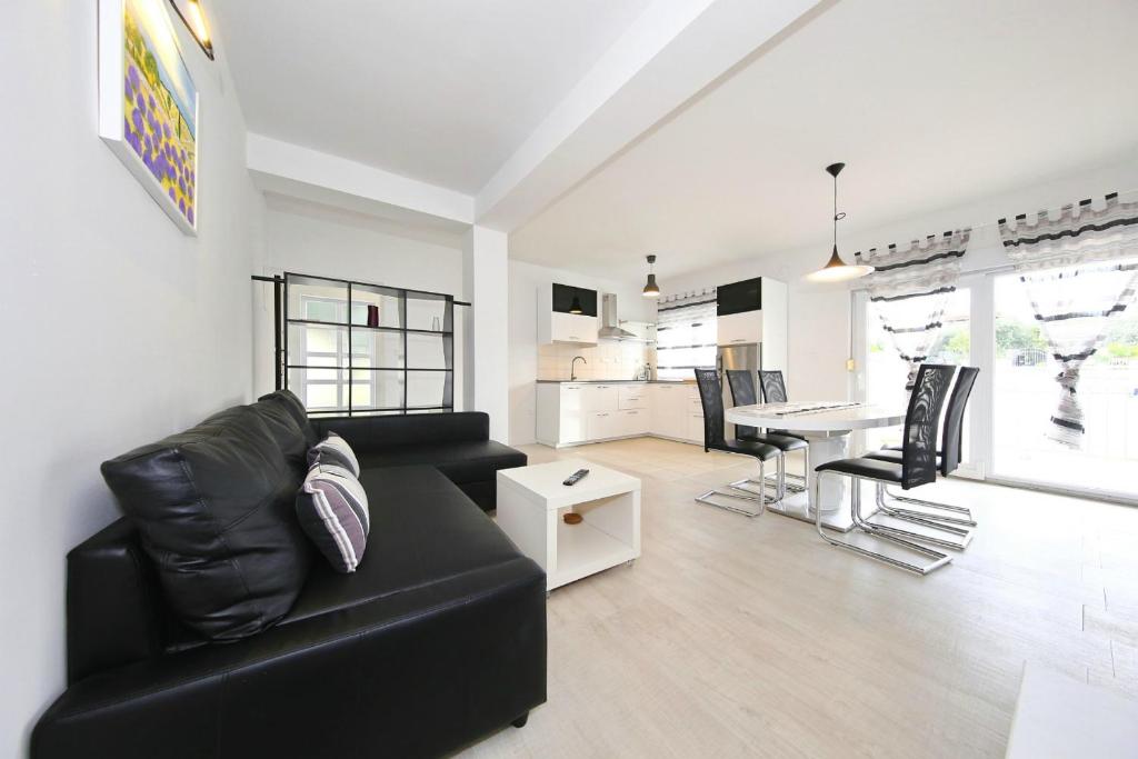 Apartments Matkovic — Hotel in Biograd na Moru
