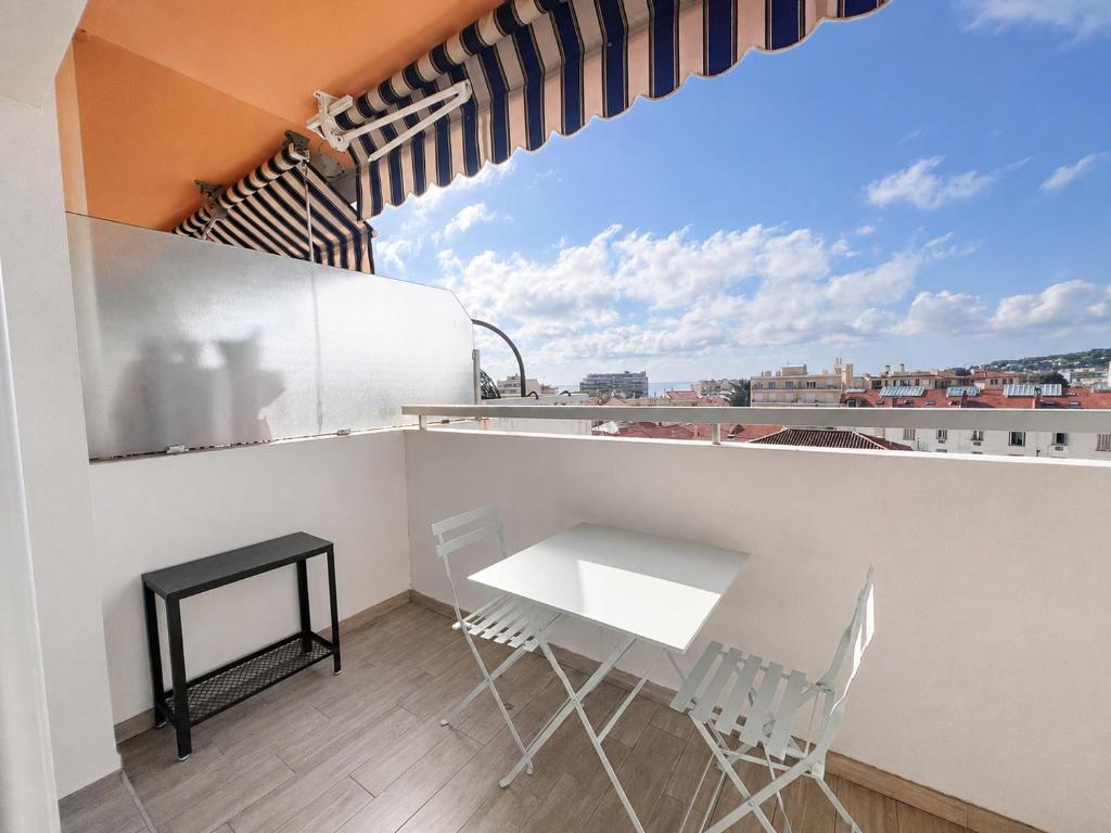 Elegant studio in Central Plage Roquebrune - 4