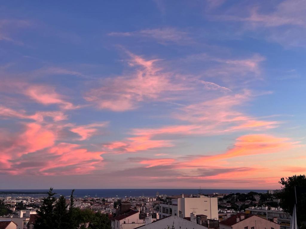 Large studio apartment in Vieux-Cannet sea view and terrace - 2