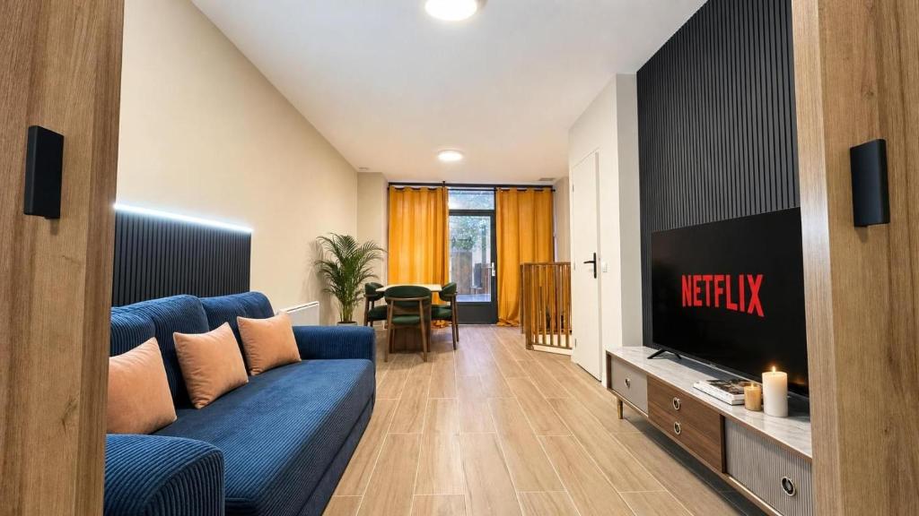 Paris 2BR Apartment with Saint-Joseph-des-Nations View - 1