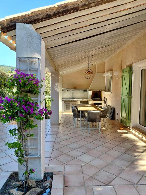 Villa provençale avec piscine , plage à pied - 3