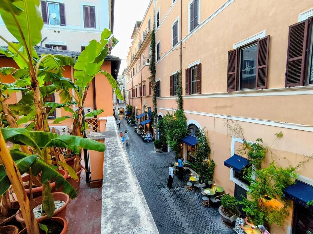 Charming Apartment with Terrace by Spanish Steps - 3