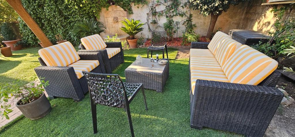 Large 4BR Cannes Villa w Private Garden - 3