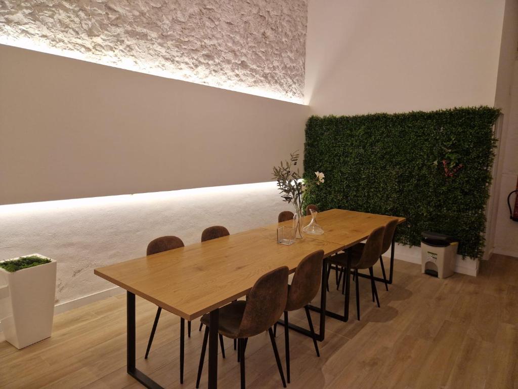 New 2024 luxury design lofts, by Santa Barbara Castle, with pool table, AC and wifi - 4