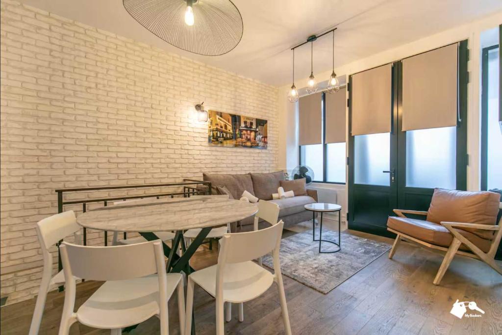 2BDR 6P duplex flat near the Moulin Rouge - 2