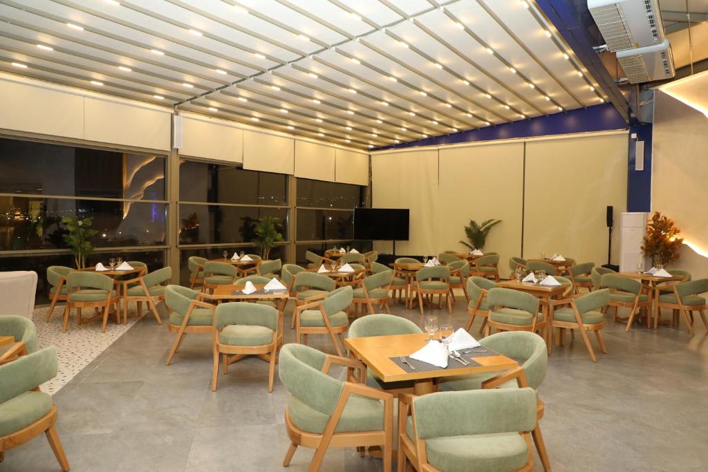 Public Security Hotel & Chalets