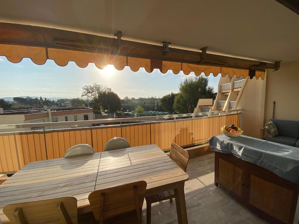 CannesMarina-3pieces-Piscine-Terrasse-Clim-Parking - 3