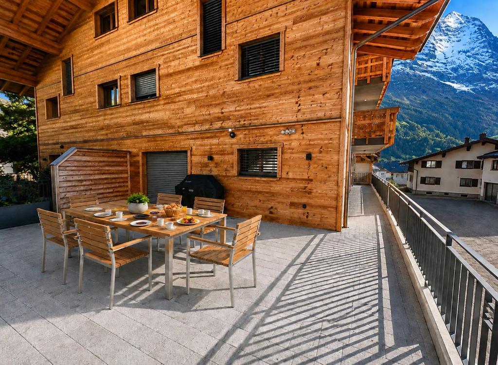 Brand-New Eiger View 3BR Apartment - Premium Location - Free Parking - Terrace - 3