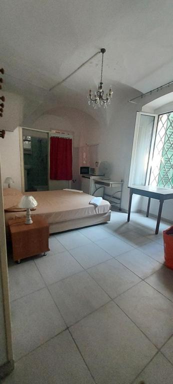Independent studio near the beach and the port - 2