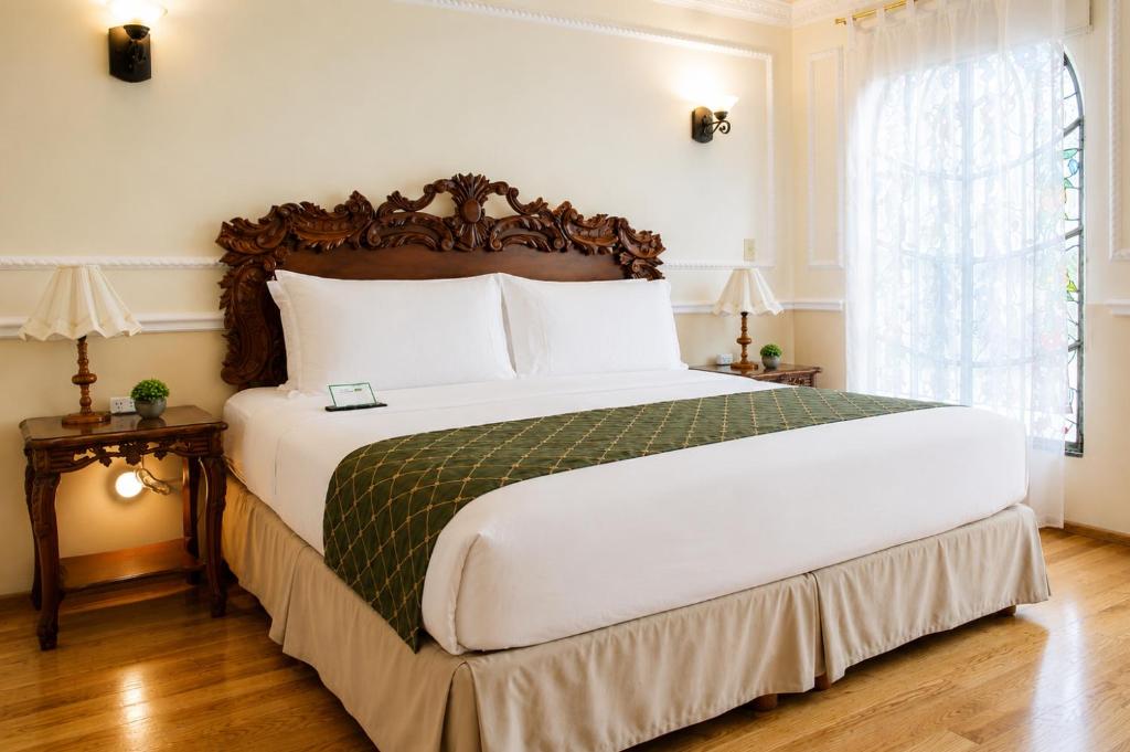 Colonial House - 4