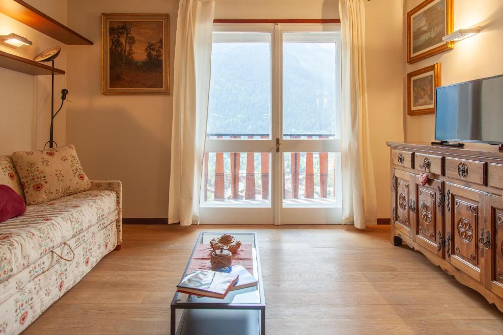 Panoramic Penthouse in the center of Monte Bianco - 2
