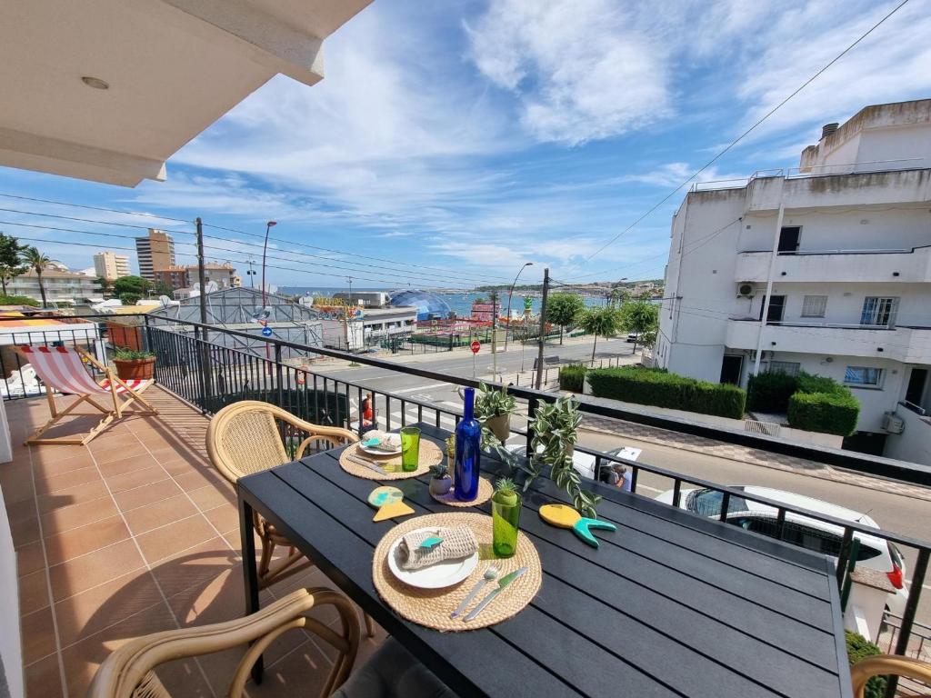 Acogedor apartamento a 50m de la playa con terraza, aire acondicionado y parking - HISP-236-82 - 5