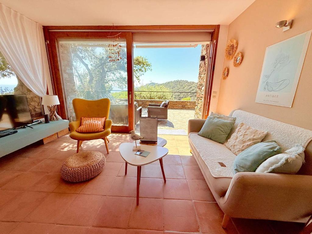Mazet provençal, vue mer - 6 pers. - FR-1-900-15 - 2